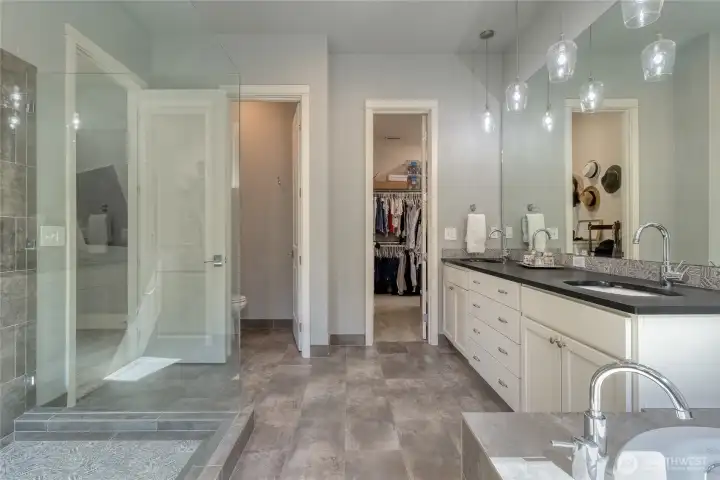 Primay Bathroom with walk-in closet