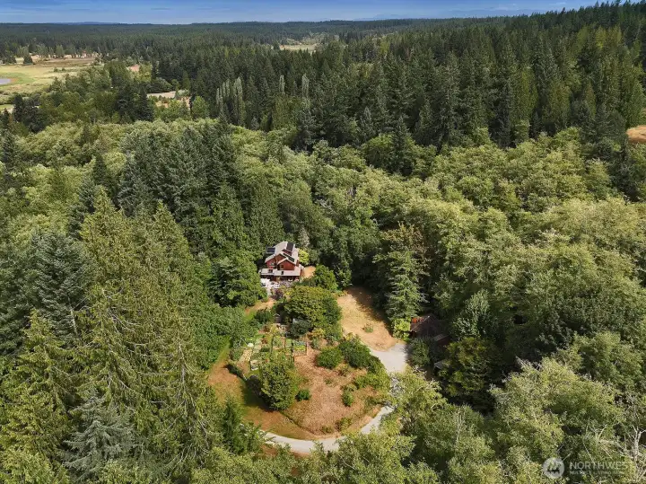 Private homestead in the beautiful Maxwelton Valley.