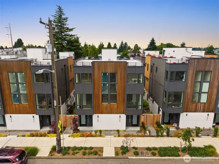 24-townhome community located within minutes of the Vashon Ferry, Lincoln Park, and Westwood Village.  Walk to amazing eateries, West Crest off leash dog park and so much more.  Only 20 minutes to Alki Beach, downtown Seattle or Seatac.