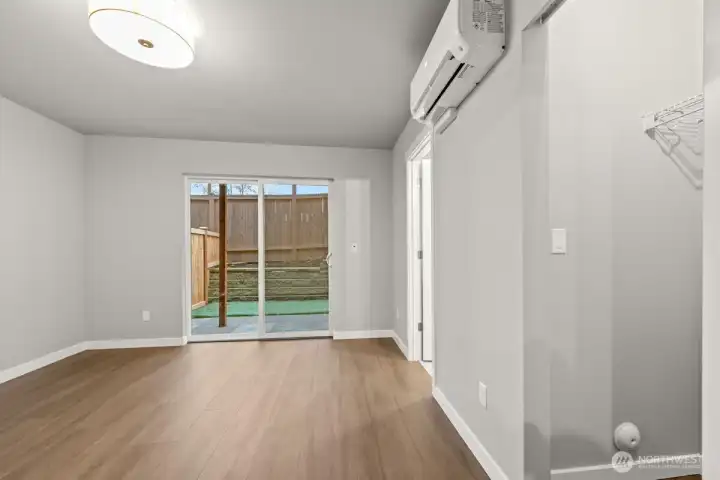 Photographs are for illustrative purposes only. Features, finishes, interior/exterior colors, landscaping and floorplan shown may vary from actual homes built.