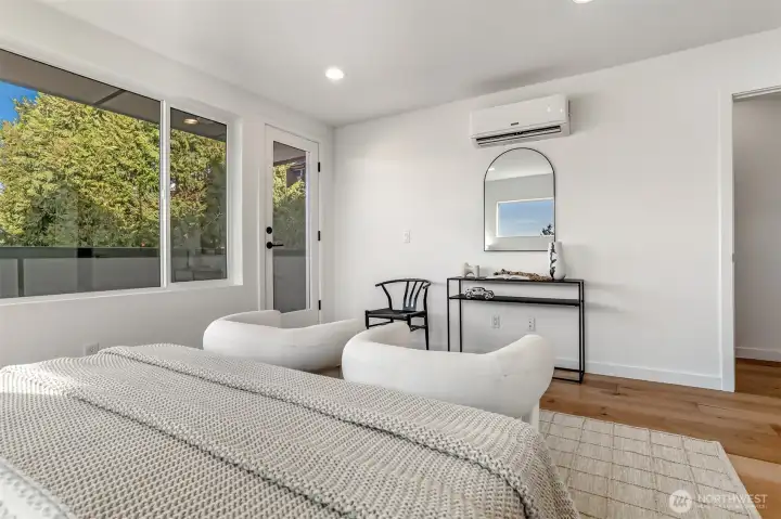 3rd floor en suite primary bedroom