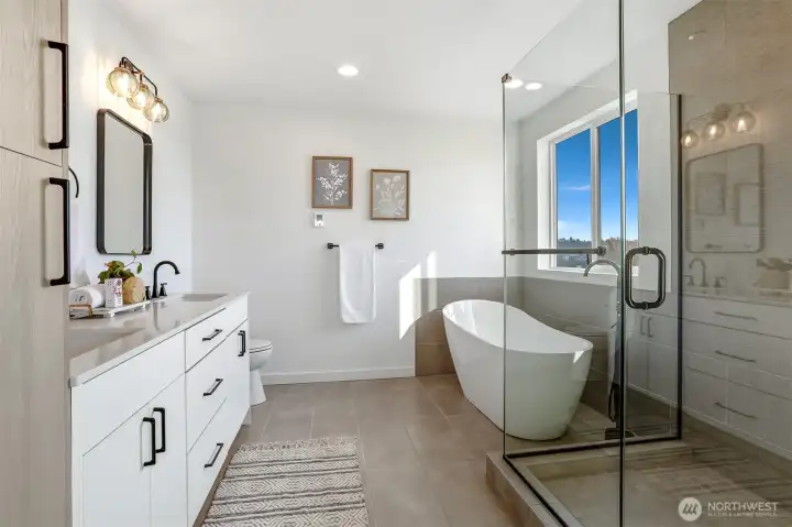 3rd floor 5 piece bath