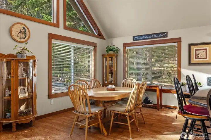 Dining area with plenty of seating at the kitchen counter