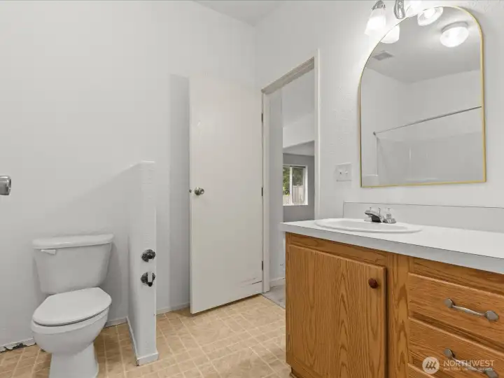 2nd Bathroom