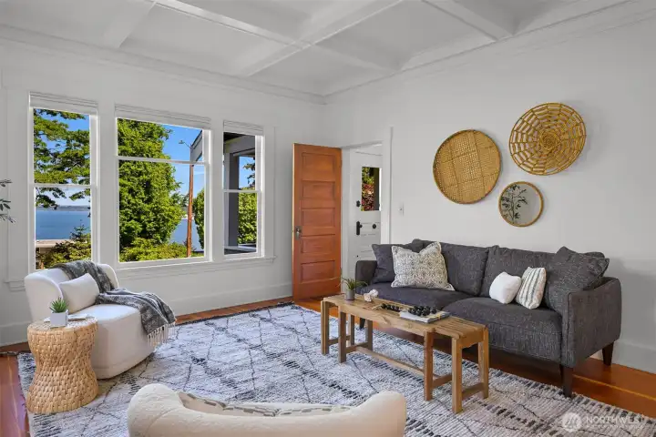 Enjoy beautiful bay views and sunlight filled spaces! Enjoy beautiful bay views and sunlight filled spaces!