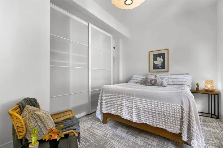 Main floor bedroom that is perfect for guests or anyone with mobility issues Main floor bedroom that is perfect for guests or anyone with mobility issues