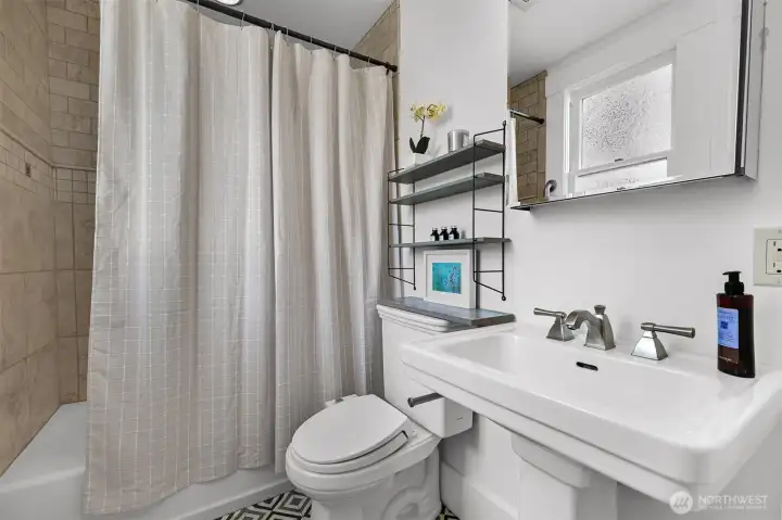 Full bath located on the main floor Full bath located on the main floor