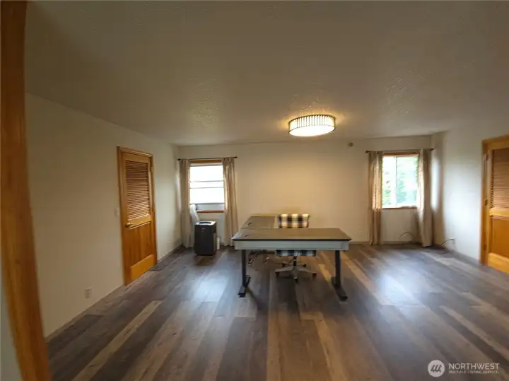 Office or flex room in massive primary suite