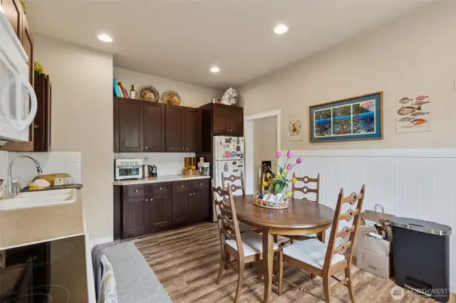 2320- Dining room/kitchen