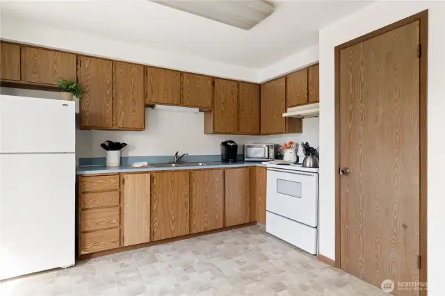 More kitchen