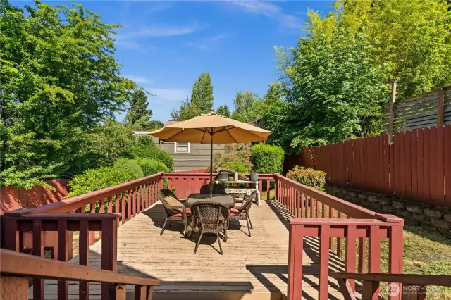 Deck in back