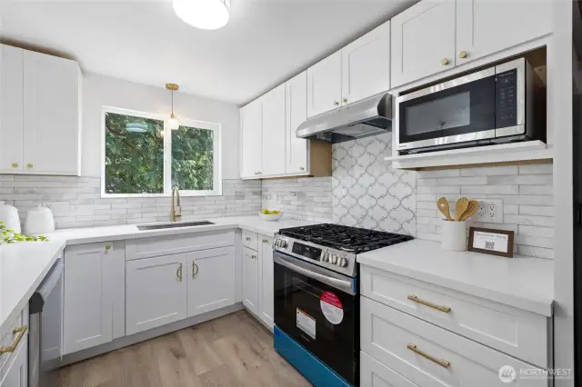 All appliances stay!