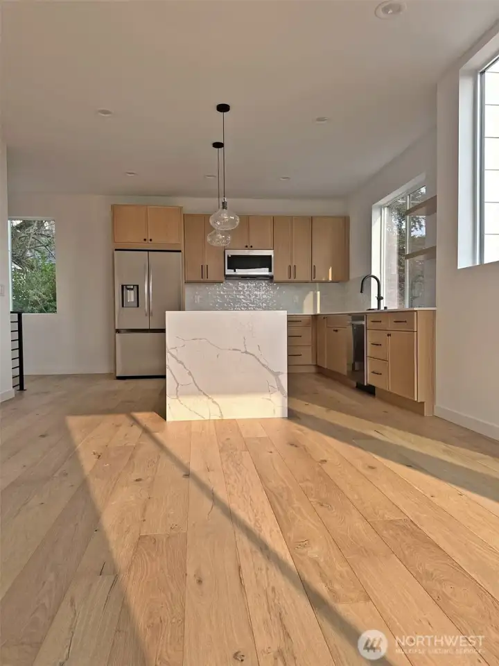 Kitchen & dining area.