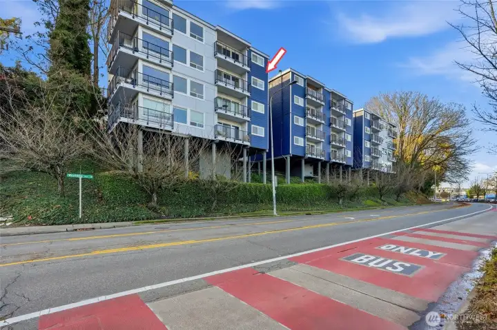 Easy access to transit and major employers for city living convenience.