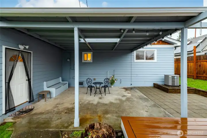 Central A/C for cooling on those few hot days we get.