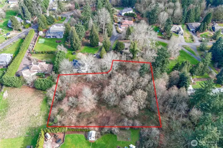 A premier homesite in one of the area’s most desirable neighborhoods
