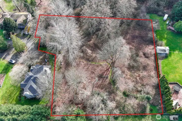 Less than 10 minutes to I-405 and SR-522