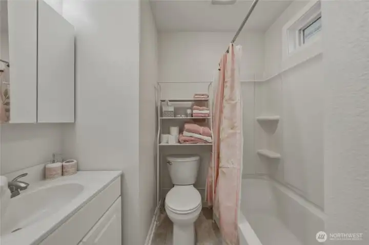 Full Bath off of Primary Bedroom 2