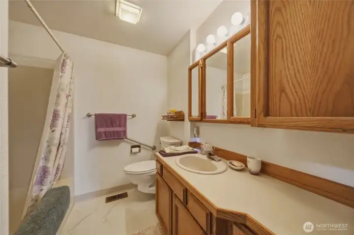2nd bathroom