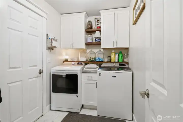 Main Floor Mud Room/LaundryRoom Off Garage
