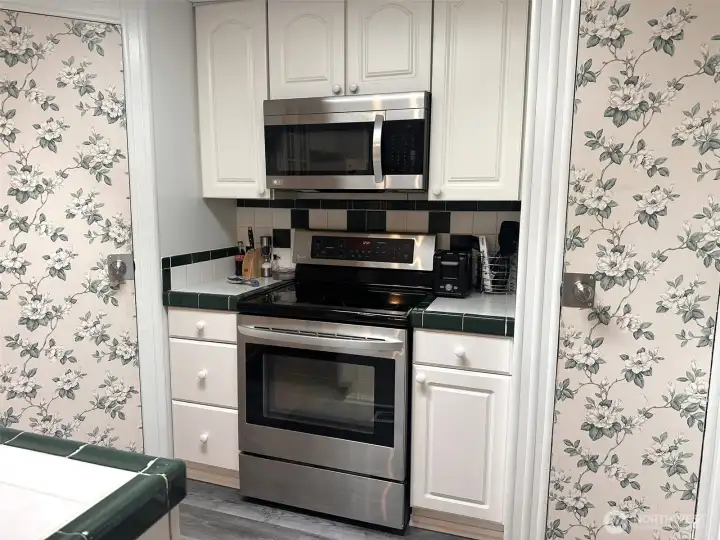 Range with built in Microwave