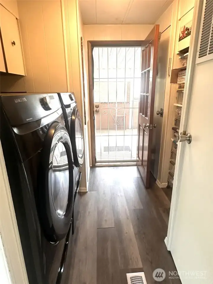 Washer and dryer stay