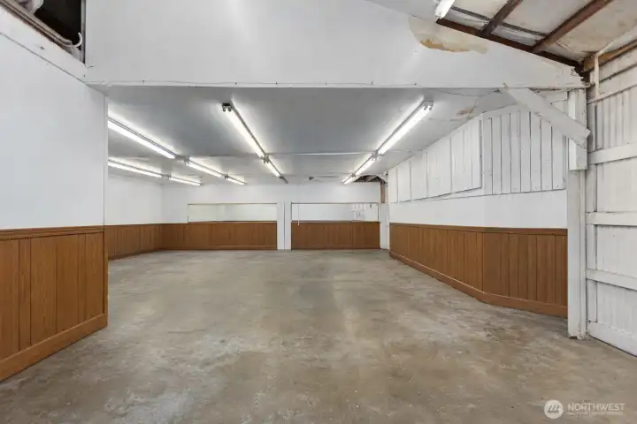 Appx. 1,600 SF shop with bathroom / office space
