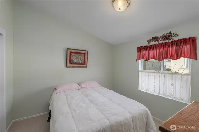 bedroom 2 with queen bed that can stay