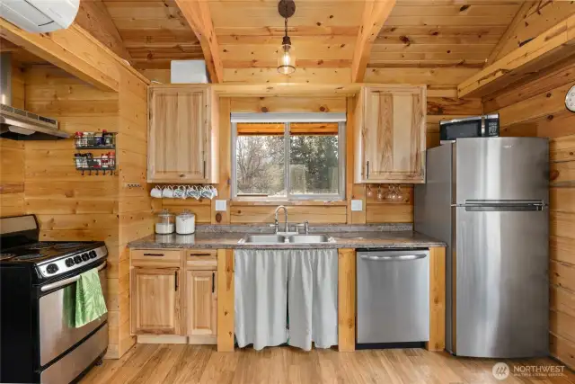 Full Kitchen Ready to Go!