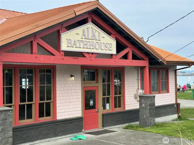Historical Alki Bathhouse. Art classes, event rental, just a awesome neighborhood attraction!