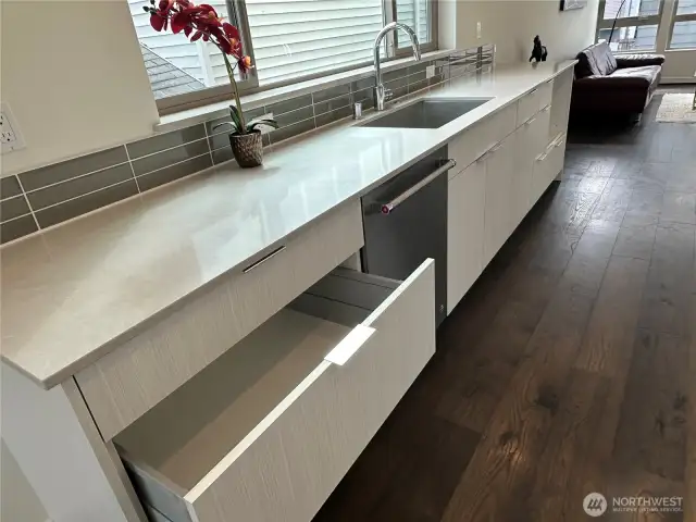 Deep drawers in cabinets
