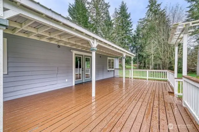 Imagin the gatherings that can be enjoyed on this wonderful outdoor space.