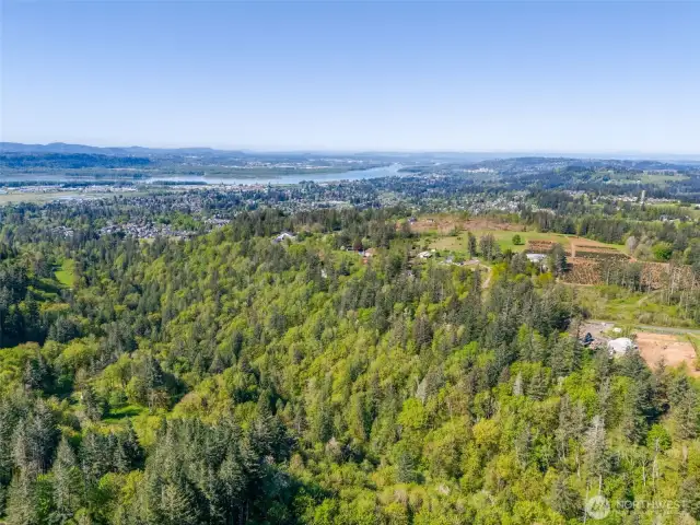 From the property, this picture is showing the right side of the property.