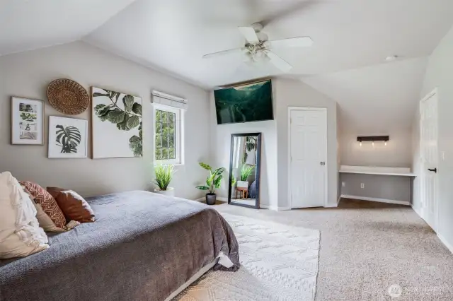 Second shot, showing desk area, plus it has a walk in closet.