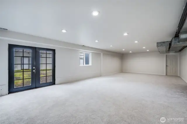Just as you'll find it.  Newer pad and carpet and completely repainted.
