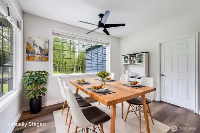 Kitchen eating area.