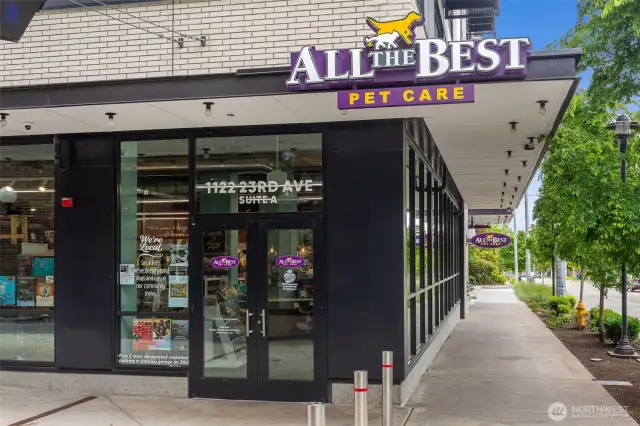Shopping, cafes, restaurants, all within a quick stroll from your house!