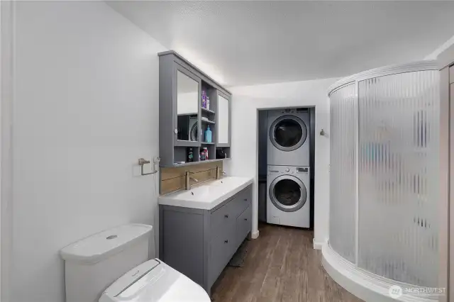 Main Bathroom.