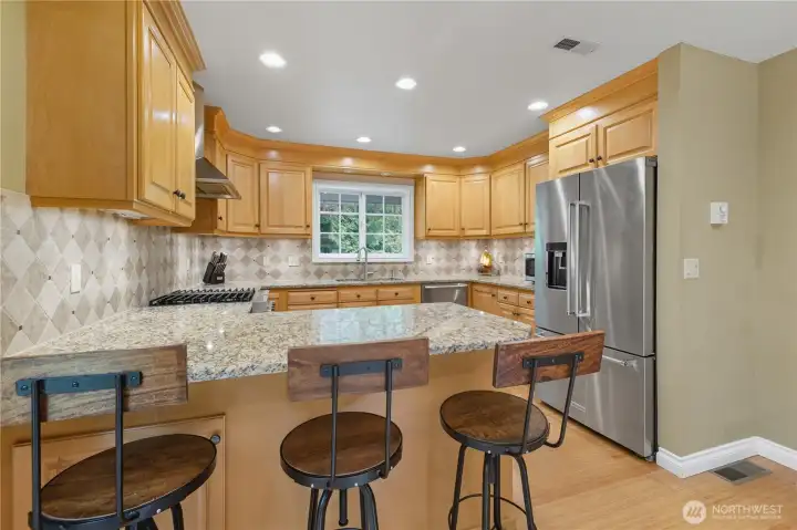 Bamboo floors, SS appliances