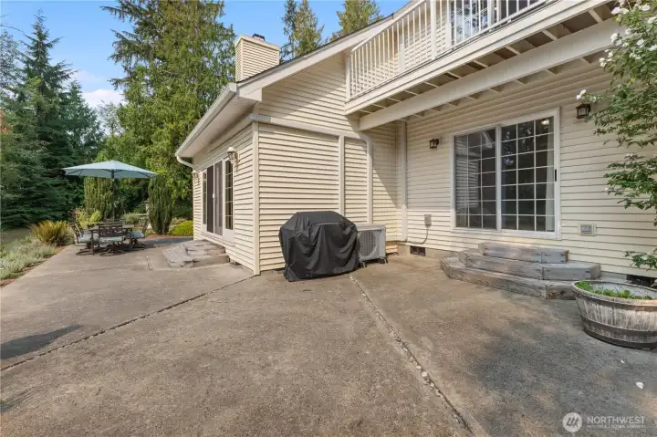 Back patio with ample privacy