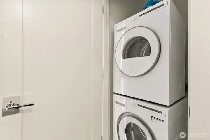 Stackable laundry