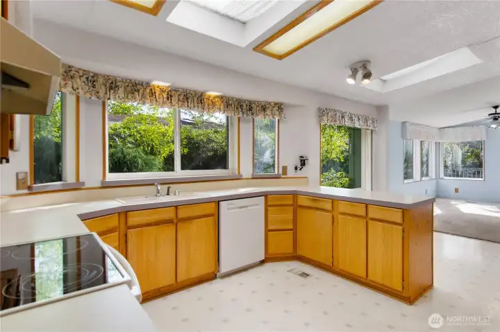 This light and bright kitchen has plenty of space for more than one cook!