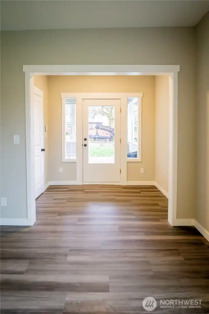 LOVE THIS ENTRYWAY...IMAGINE SETTING UP THIS SPACE WITH YOUR OWN PERSONAL TOUCH