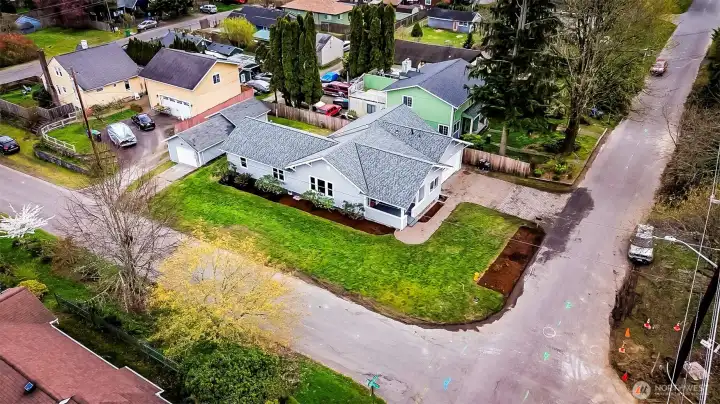 CORNER LOT JUST UP FROM PUGET STREET AND DOWNTOWN