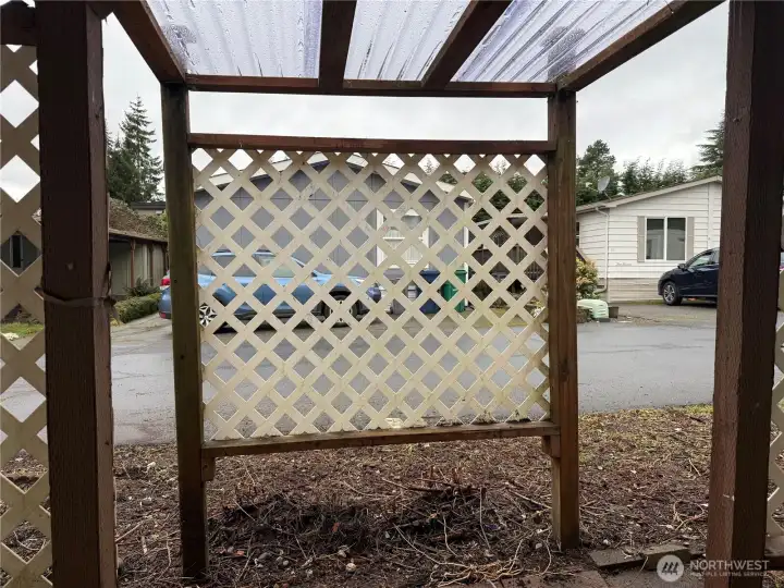 Greenhouse like awning