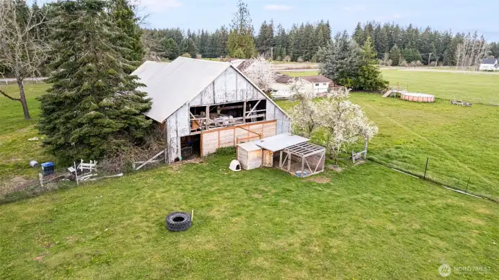 1901 Barn- a piece of history!