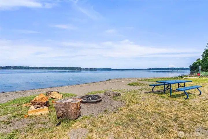 Picnic tables, Mt views, bonfire pits Picnic tables, Mt views, bonfire pits