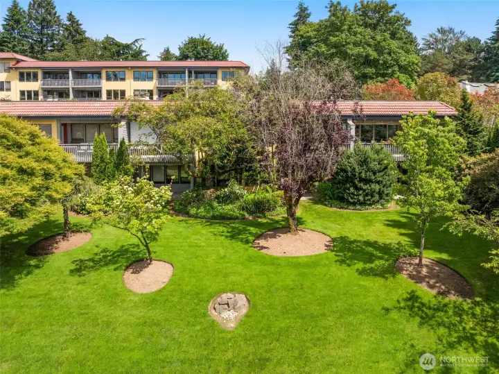 Beautifully landscaped and well maintained community Beautifully landscaped and well maintained community