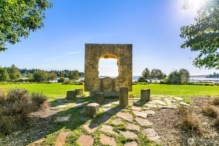 Enjoy Juanita Beach Park (0.4 mile away) Enjoy Juanita Beach Park (0.4 mile away)