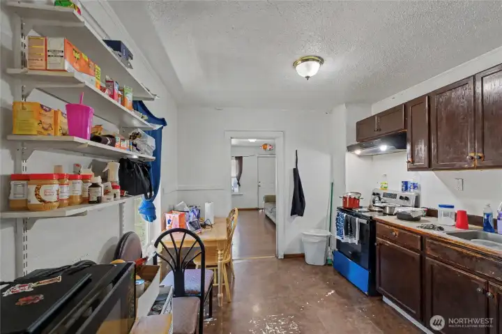 Kitchen in 814